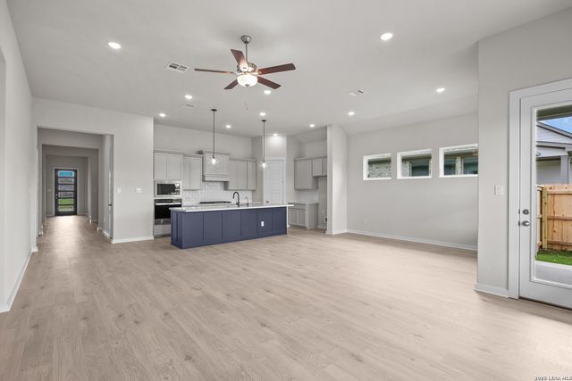 544 Paramus Park, Cibolo, TX 78108