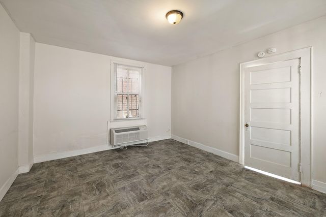 138 Line Street E, Charleston, SC 29403