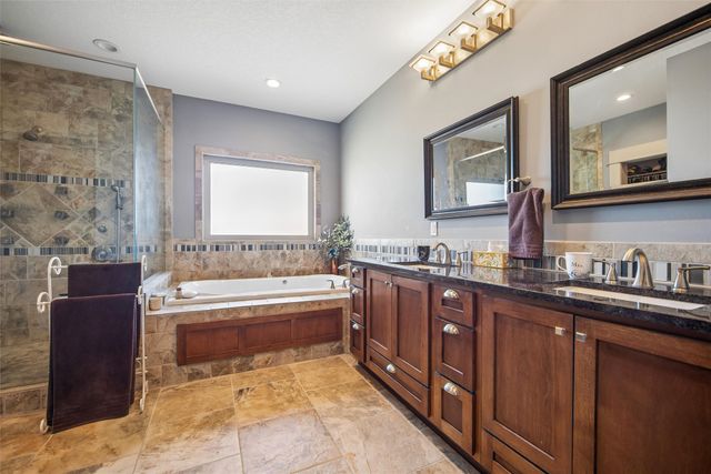 110 Lake Shore Drive, Dallas Center, IA 50063