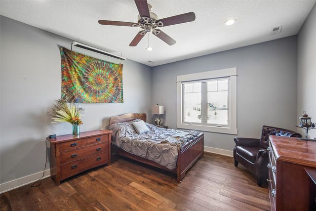 110 Lake Shore Drive, Dallas Center, IA 50063