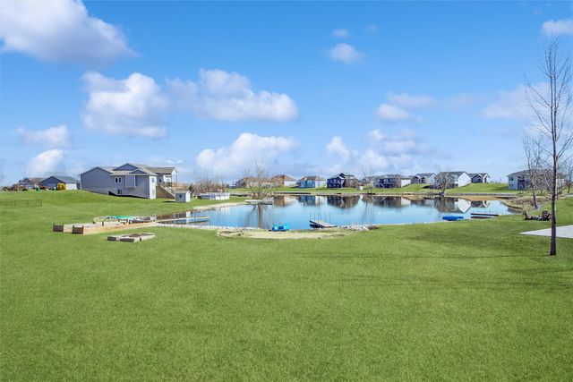 110 Lake Shore Drive, Dallas Center, IA 50063