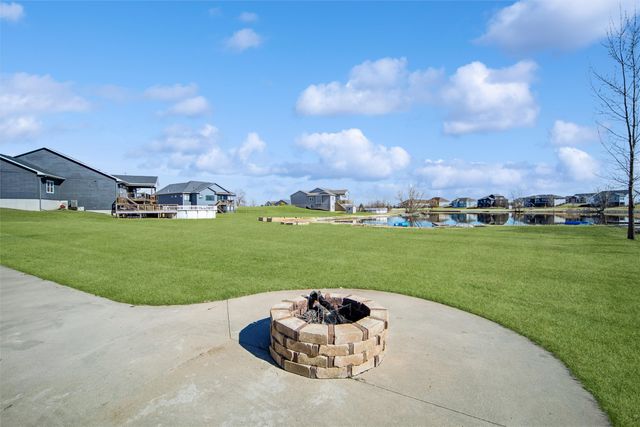 110 Lake Shore Drive, Dallas Center, IA 50063