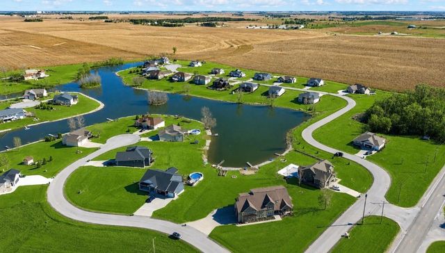 110 Lake Shore Drive, Dallas Center, IA 50063