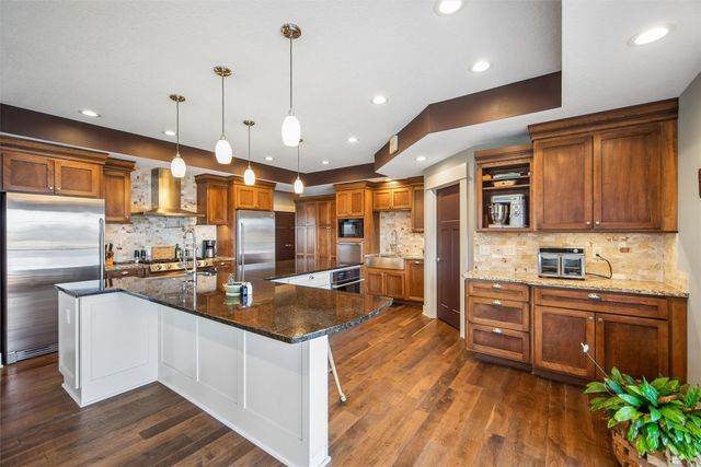 110 Lake Shore Drive, Dallas Center, IA 50063