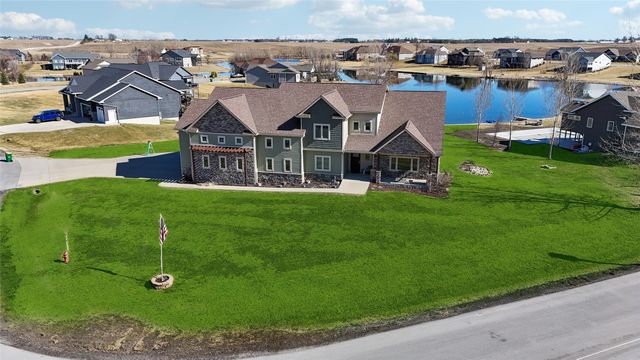 110 Lake Shore Drive, Dallas Center, IA 50063