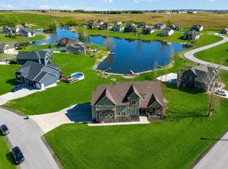 110 Lake Shore Drive, Dallas Center, IA 50063