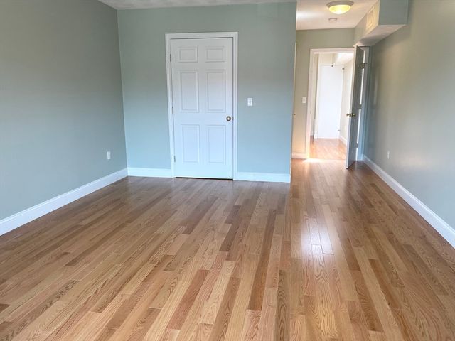 1304 Commonwealth Avenue 5, Boston, MA 02134