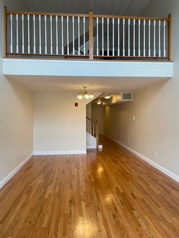 1304 Commonwealth Avenue 5, Boston, MA 02134