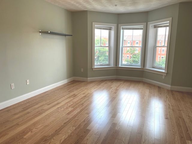1304 Commonwealth Avenue 5, Boston, MA 02134