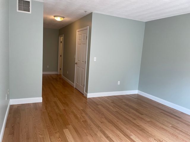 1304 Commonwealth Avenue 5, Boston, MA 02134