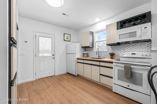 3801 Craig Ave, Louisville, KY 40215