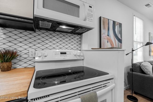 3801 Craig Ave, Louisville, KY 40215