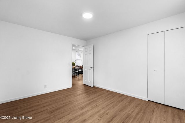 3801 Craig Ave, Louisville, KY 40215