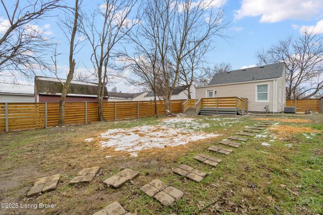 3801 Craig Ave, Louisville, KY 40215