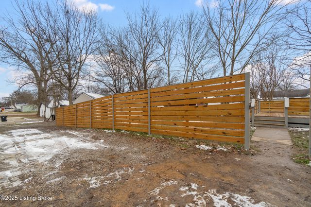 3801 Craig Ave, Louisville, KY 40215