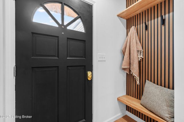 3801 Craig Ave, Louisville, KY 40215