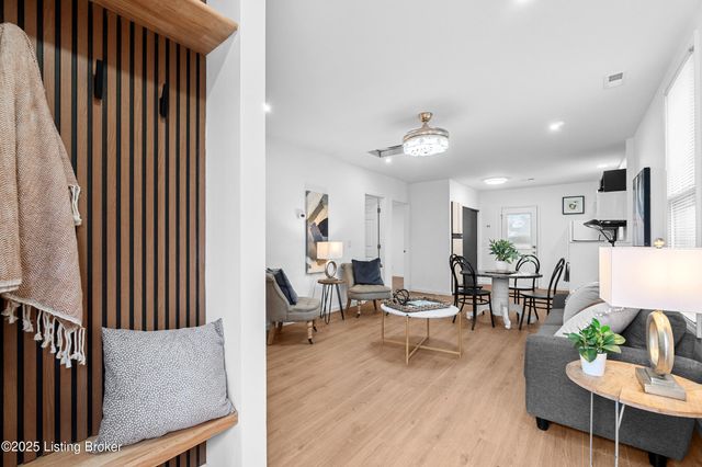 3801 Craig Ave, Louisville, KY 40215