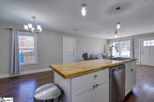 440 Foliage Court, Inman, SC 29349