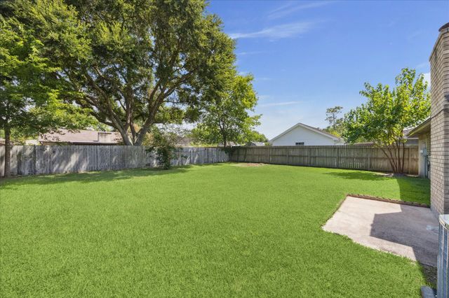 206 Sweetgum Street, League City, TX 77573