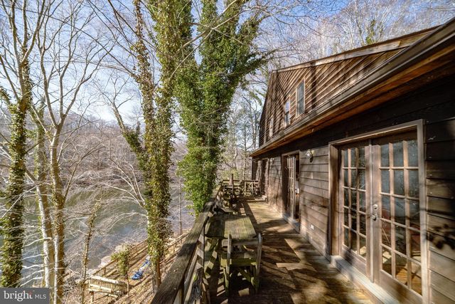 10754 LAKE FOREST DR, Manassas, VA 20112