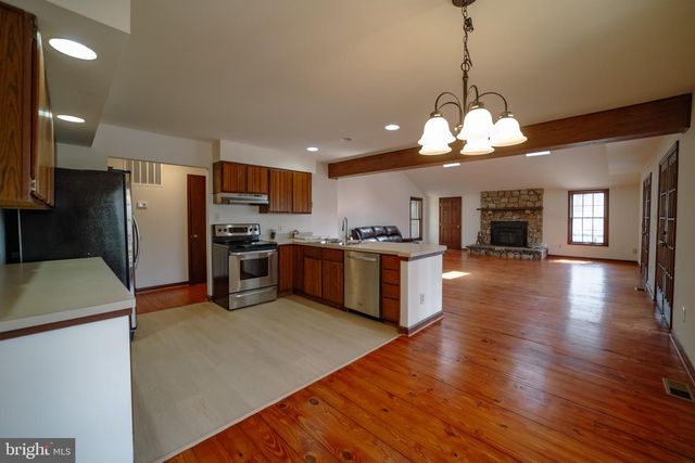 10754 LAKE FOREST DR, Manassas, VA 20112