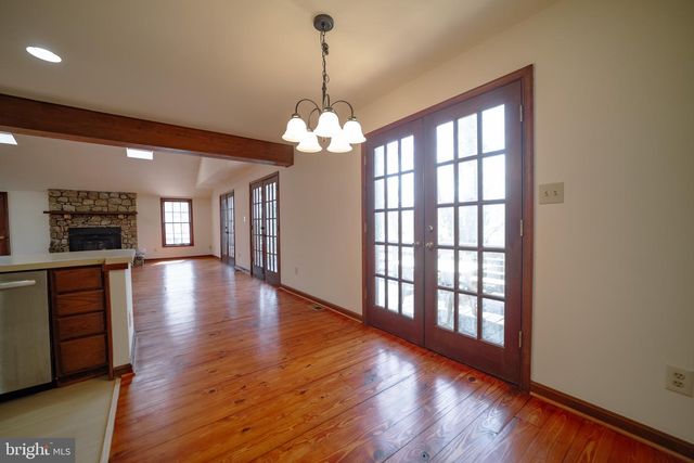 10754 LAKE FOREST DR, Manassas, VA 20112