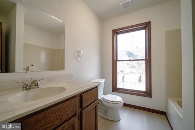 10754 LAKE FOREST DR, Manassas, VA 20112