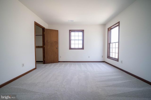 10754 LAKE FOREST DR, Manassas, VA 20112