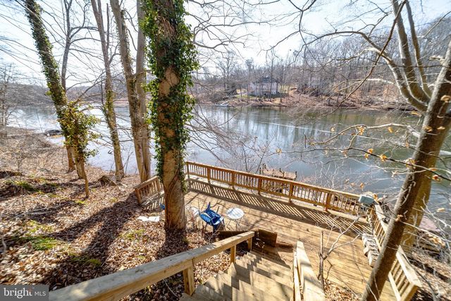 10754 LAKE FOREST DR, Manassas, VA 20112