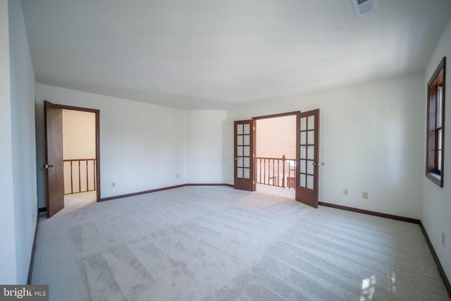 10754 LAKE FOREST DR, Manassas, VA 20112