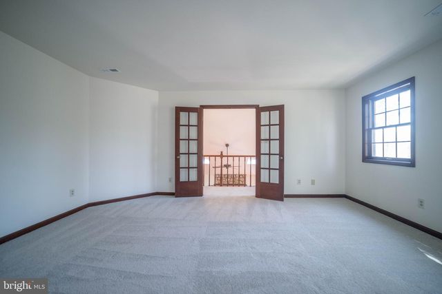 10754 LAKE FOREST DR, Manassas, VA 20112