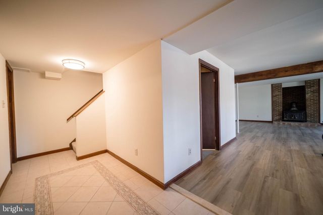 10754 LAKE FOREST DR, Manassas, VA 20112