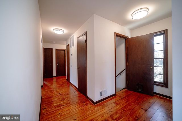 10754 LAKE FOREST DR, Manassas, VA 20112