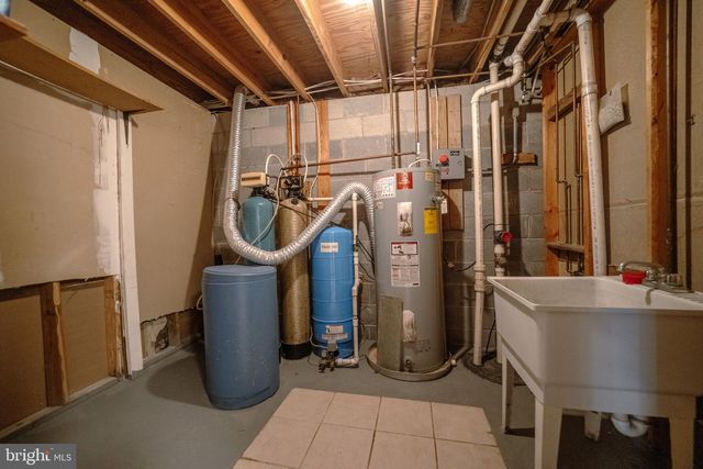 10754 LAKE FOREST DR, Manassas, VA 20112