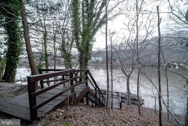 10754 LAKE FOREST DR, Manassas, VA 20112