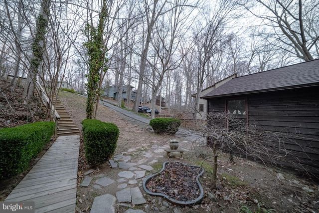 10754 LAKE FOREST DR, Manassas, VA 20112