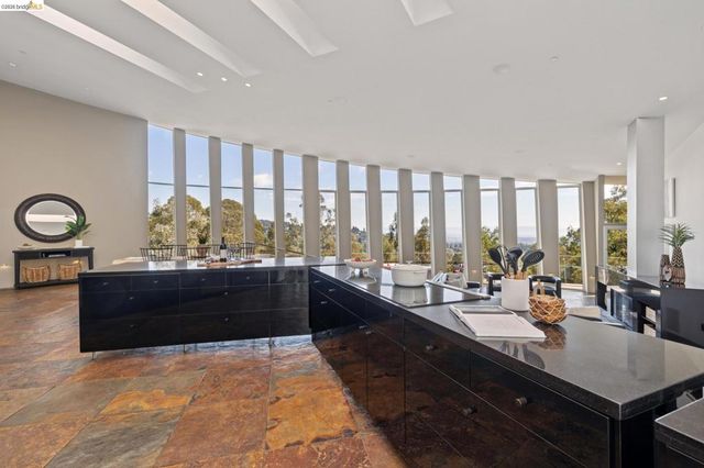 6343 Skyline Blvd, Oakland, CA 94611