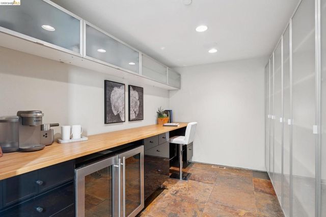 6343 Skyline Blvd, Oakland, CA 94611