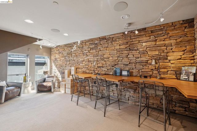 6343 Skyline Blvd, Oakland, CA 94611