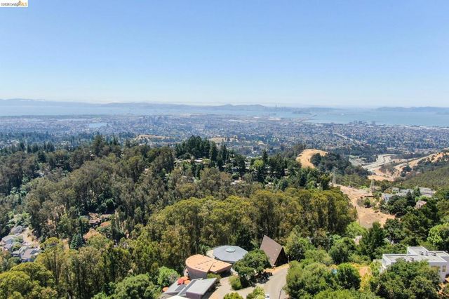6343 Skyline Blvd, Oakland, CA 94611