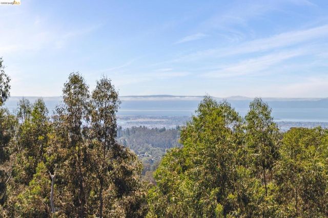 6343 Skyline Blvd, Oakland, CA 94611