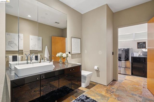 6343 Skyline Blvd, Oakland, CA 94611