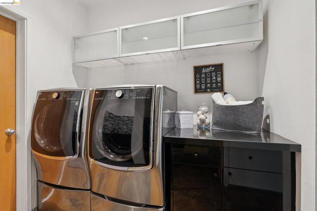 6343 Skyline Blvd, Oakland, CA 94611