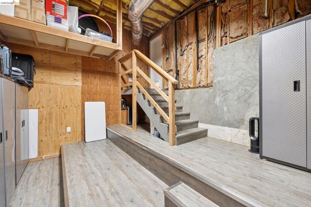 6343 Skyline Blvd, Oakland, CA 94611