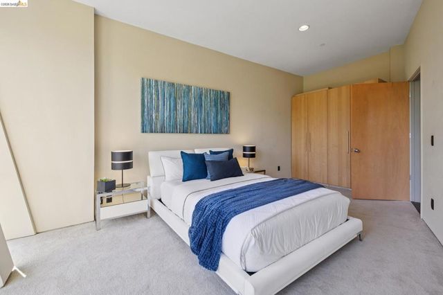 6343 Skyline Blvd, Oakland, CA 94611