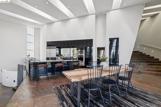 6343 Skyline Blvd, Oakland, CA 94611