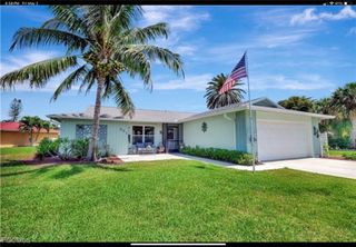 421 Marathon CT, Naples, FL 34112