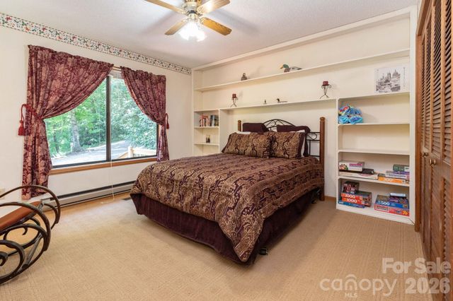 86 Mountain Road, Maggie Valley, NC 28751