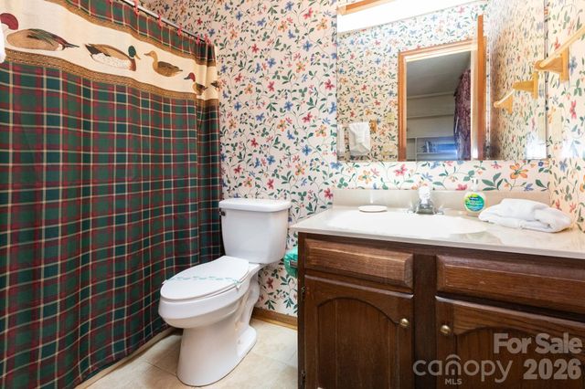 86 Mountain Road, Maggie Valley, NC 28751