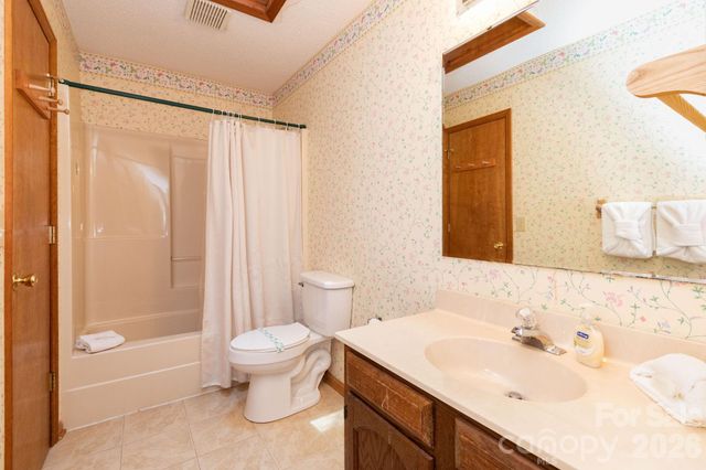 86 Mountain Road, Maggie Valley, NC 28751